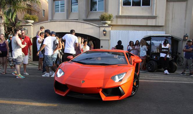 Chris Brown w Lamborghini Aventador