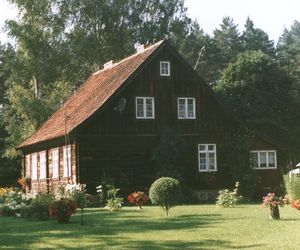 Ta wieś na Mazurach latem przyciąga tłumy. Była schronieniem dla pruskiego księcia przed dżumą