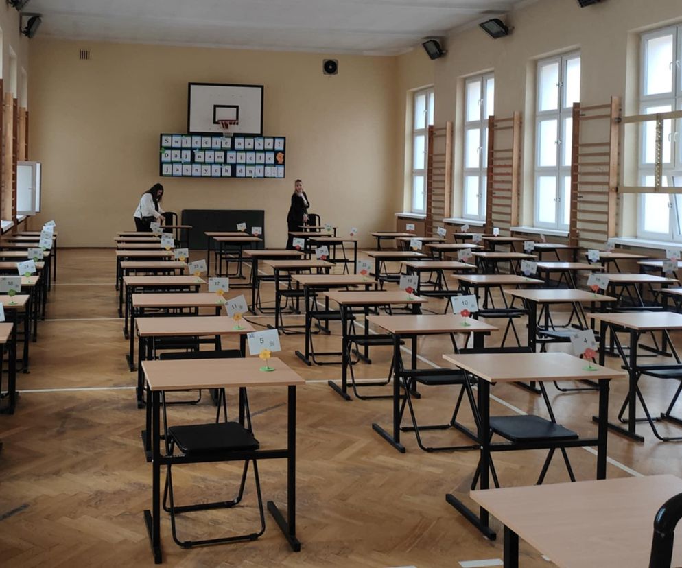 Matura z polskiego 2025. Co było na egzaminie? Arkusze CKE. Pytania i odpowiedzi