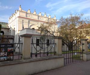 Jedna z najpiękniejszych synagog w Polsce mieści się w Zamościu. Zobacz zdjęcia tego wyjątkowego  zabytku.