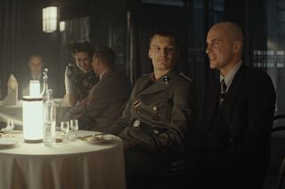 Zatoka szpiegów 2, odcinek 2: Herman Wulf (Mateusz Nędza), Heinrich Engel (Michał Balicki)