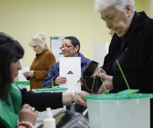 Wybory w Gruzji. Opozycja nie akceptuje wyniku i zrzeka się mandatów 