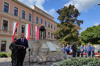 Wręczenie nominacji generalskiej płk. Zdzisławowi Baszakowi w Tarnowie