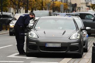 Kinga Rusin jeździ odrapanym Porsche. To szybka i luksusowa hybryda