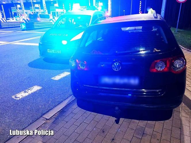 Po alkoholu i pod prąd na węźle autostrady A2