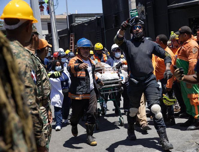 Makabra! Zawalił się dach dyskoteki. Co najmniej 184 osoby nie żyją!