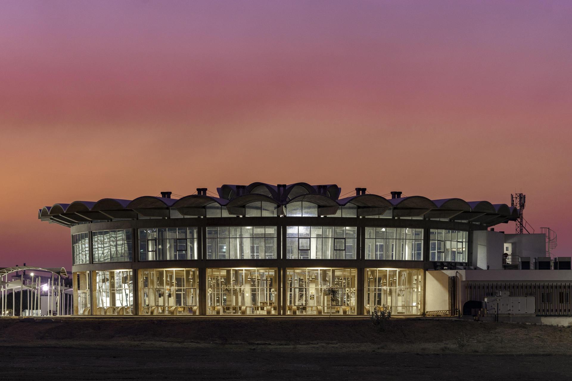 Mistrzowie Architektury - Ananya Singhal 