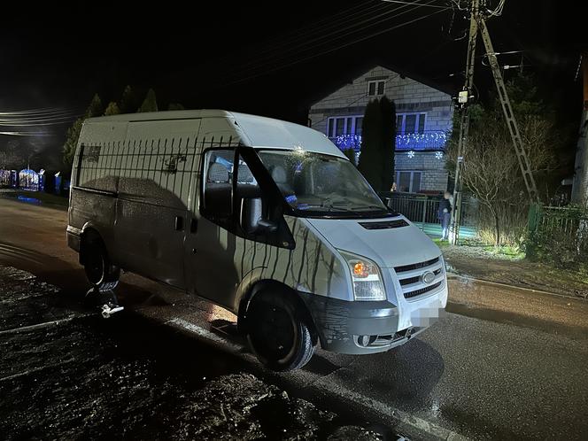 Rżyska. 54-latek leżał na drodze. Przejechało po nim dostawcze auto