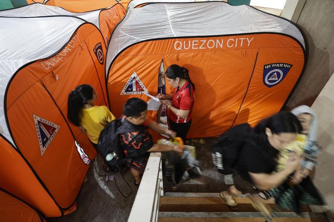 Supertajfun w Filipinach. Dwie osoby zginęły, ponad milion ewakuowanych