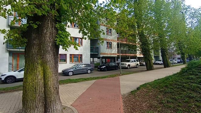 Balkony z widokiem na ścianę