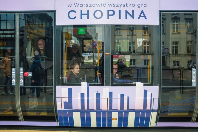 Chopinowski tramwaj i pociąg metra w Warszawie