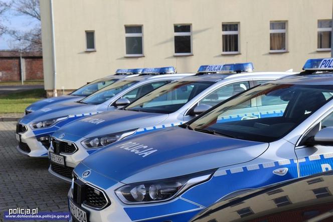 55 nowych radiowozów dla policjantów garnizonu dolnośląskiego