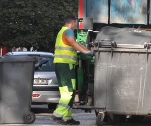 Kto może zostać zwolniony z opłaty za śmieci? Sprawdź
