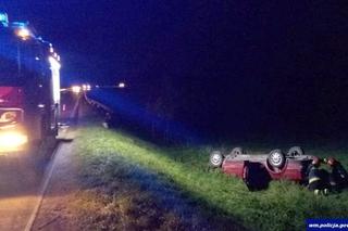 Pościg za pijanym kierowcą. Auto dachowało, a mężczyzna cały i zdrowy [ZDJĘCIA]