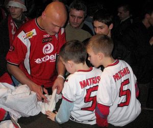Prezentacja składu drużyny Górnika Zabrze. Tak było w Multikinie w Zabrzu w 2006 roku