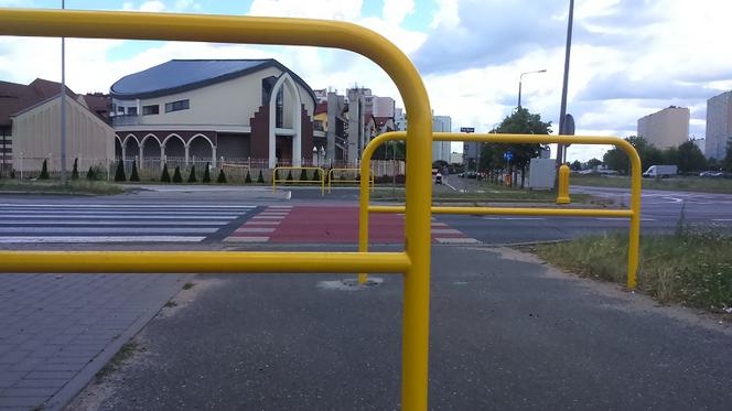 Absurdalny pomysł w Toruniu. Te barierki mają poprawić bezpieczeństwo?!