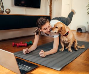 Rozgrzewka na W-F - przykładowe zestawy ćwiczeń rozgrzewających