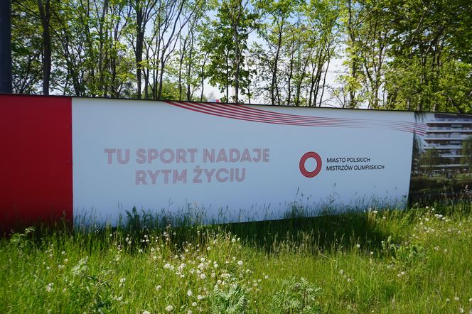 Budowa osiedla Mistrzów Olimpijskich pod Warszawą. Udziałowcem Robert Lewandowski. Maj 2025