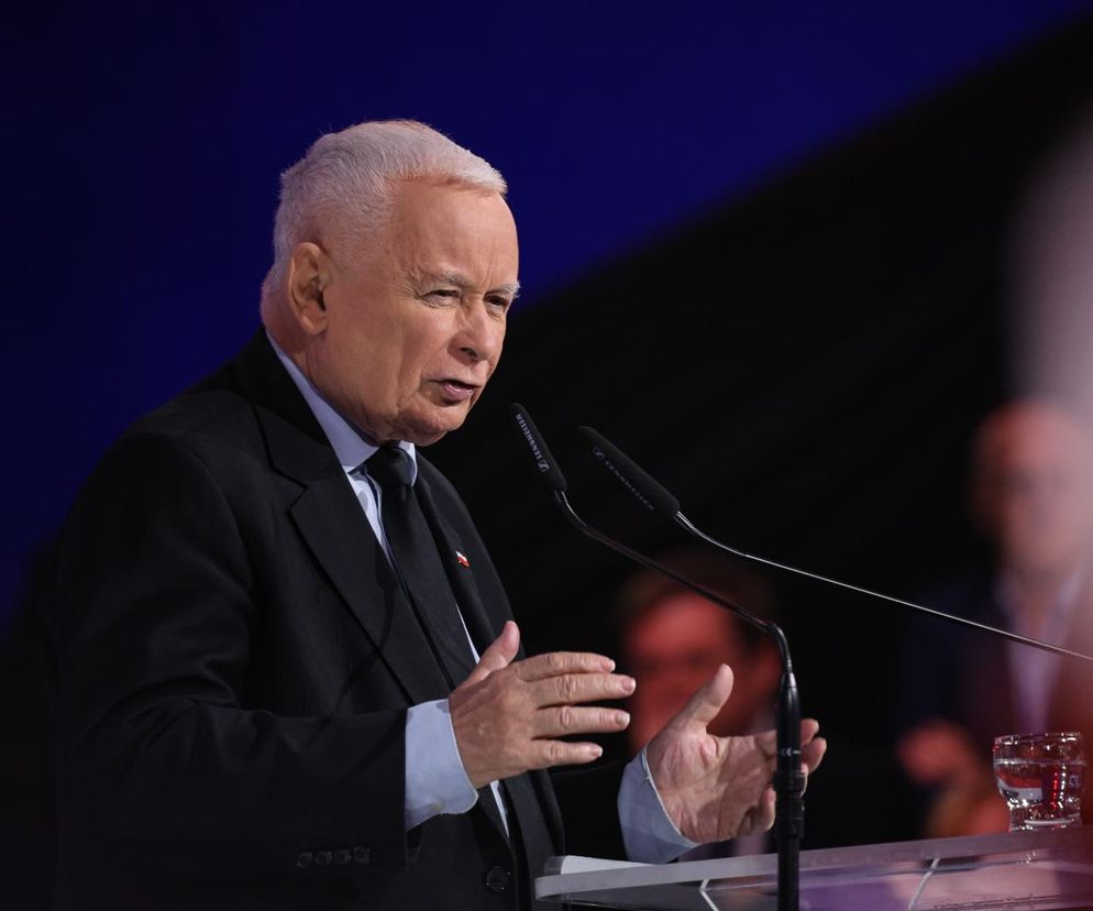 Kaczyński zawiesza kolejne osoby po aferze z działką pod CPK