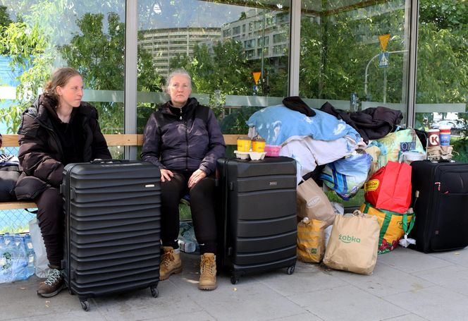 Ukrainki od miesięcy żyją na przystanku na Ochocie. Kobiety nie chcą się stamtąd wynieść