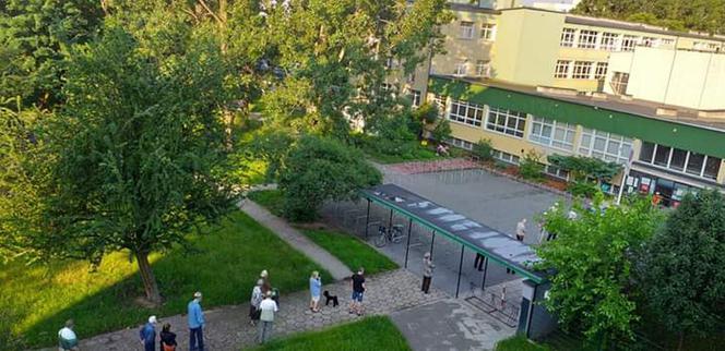  Wybory 2020 Warszawa. Kolejki do głosowania tuż po godz 8
