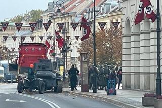 Nazistowskie flagi na Nowym Świecie w Warszawie. Co się dzieje!?