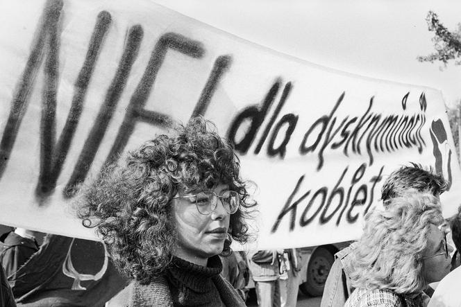 Protest przeciwko zaostrzeniu prawa do aborcji na skwerze pod Sejmem, 29 września 1990