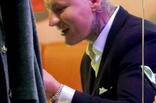 Artur Szpilka na sushi z najbliższymi po premierze filmu Szpilka