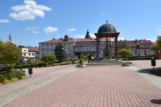 To jedno z najmniejszych małopolskich miast. Stało się sławne w czasie potopu szwedzkiego 