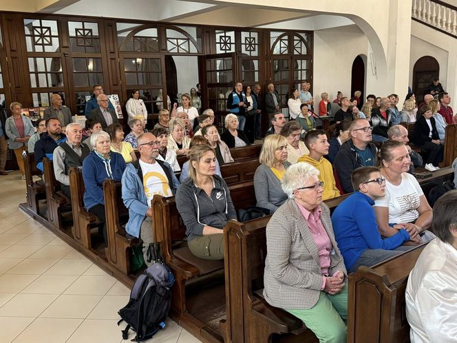 Ruszyła 47. Pielgrzymka Diecezji Radomskiej na Jasną Górę. Modlitwa i śpiew