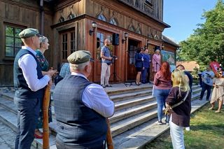 Samorząd Województwa Mazowieckiego kupił zabytkowy dwór w Paplinie wraz z otaczającym go terenem