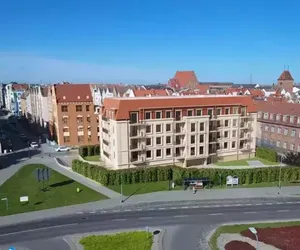 Taki klocek ma powstać na Starym Mieście w Elblągu. Mieszkańcy mówią NIE