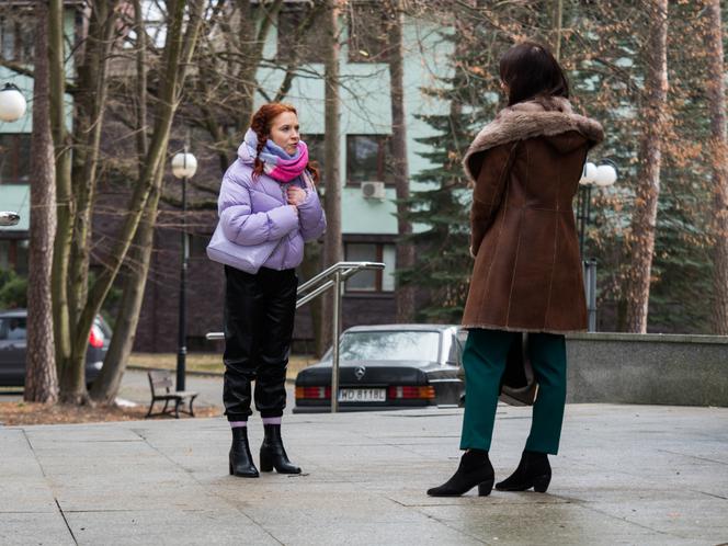 Na Wspólnej, odcinek 3278, Marta (Joanna Jabłczyńska), Kama (Angelika Kujawiak)