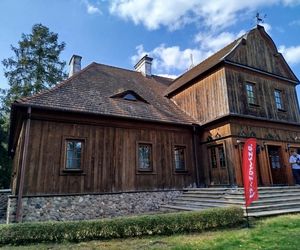 Samorząd Województwa Mazowieckiego kupił zabytkowy dwór w Paplinie wraz z otaczającym go terenem
