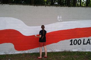 biało - czerwony mural