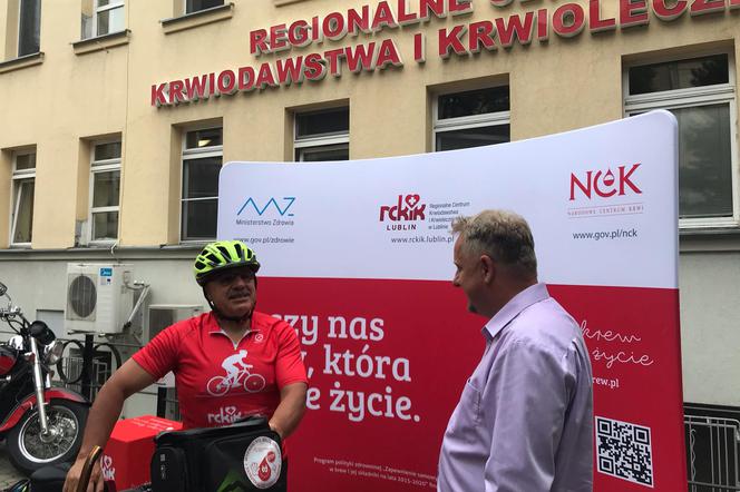 Mieszkaniec Lubelszczyzny promował krwiodawstwo na rowerze. Przejechał całą Polskę [AUDIO, WIDEO]