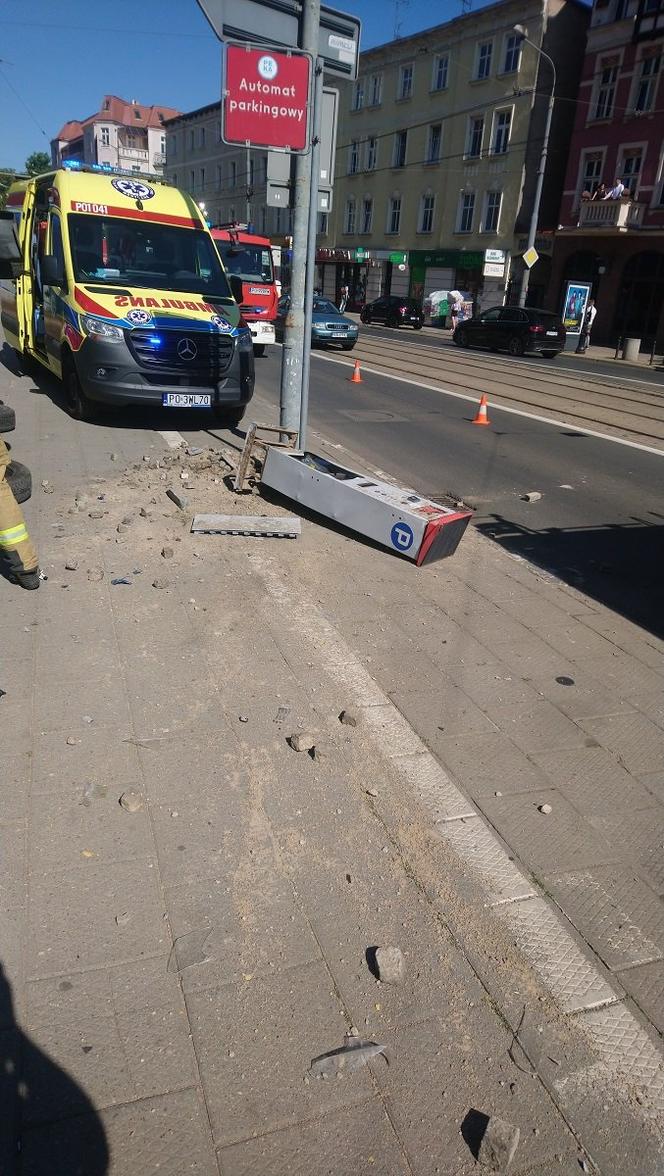 Samochód przygniótł pieszą! Groźny wypadek w Poznaniu 