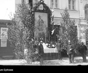 Boże Ciało w przedwojennej Polsce. Zobacz, jak kiedyś obchodzono Boże Ciało [ARCHIWALNE ZDJĘCIA]