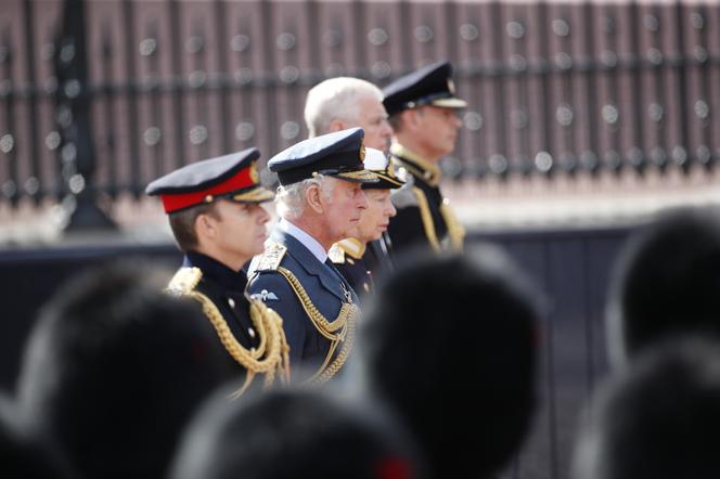 Trumna z ciałem Elżbiety II dotarła do Pałacu Westminsterskiego