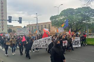Strajk kobiet w Szczecinie. Protestujący ponownie przeszli głównymi ulicami miasta [DUŻO ZDJĘĆ]
