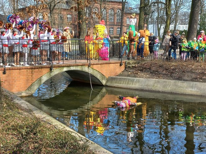 W Parku Kościuszki w Lesznie powitano wiosnę