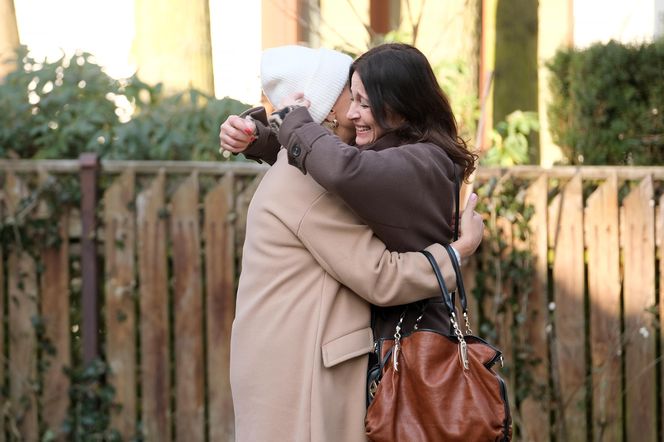 	M jak miłość odc. 1861. Dorota Kawecka (Iwona Rejzner), jej przyjaciółka Ada (Marta Lewandowska)