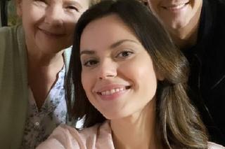 M jak miłość po wakacjach 2023 nowy sezon.  Kasia (Paulina Lasota), Jakub Karski (Krzysztof Kwiatkowski), Milena Stawska (Ewa Kania) na planie