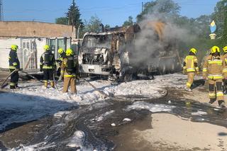 Betoniarka stanęła w płomieniach! O krok od tragedii pod Mogilnem [ZDJĘCIA]