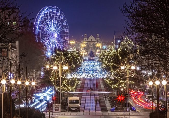 Świąteczne iluminacje w Częstochowie gotowe na jarmark bożonarodzeniowy