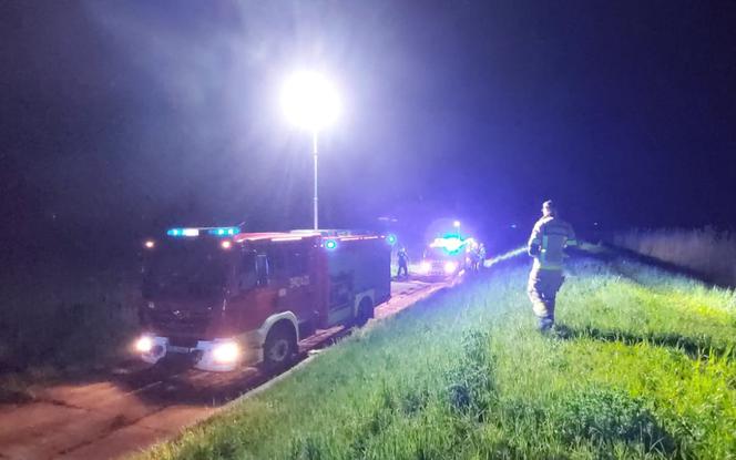 Policjanci uratowali tonącego mężczyznę