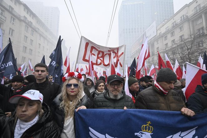 Marsz Niepodległości 2025 na żywo. Relacja z Warszawy. "Chcę zobaczyć Polskę samodzielną i niezakompleksioną"