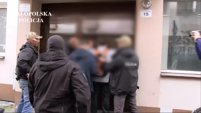 To on miał zamordować i oskórować studentkę. Policja publikuje nagranie z zatrzymania Roberta J. [WIDEO, GALERIA]