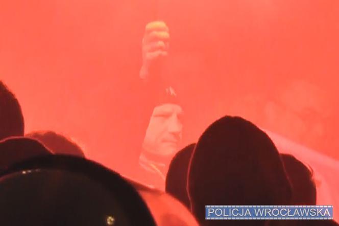 Wrocław: Tych osób szuka policja. Chodzi o marsz narodowców! [ZDJĘCIA]
