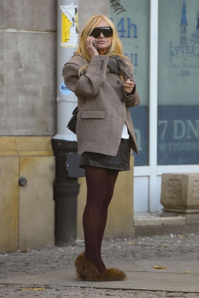 Monika Olejnik w butach wiewiórkach